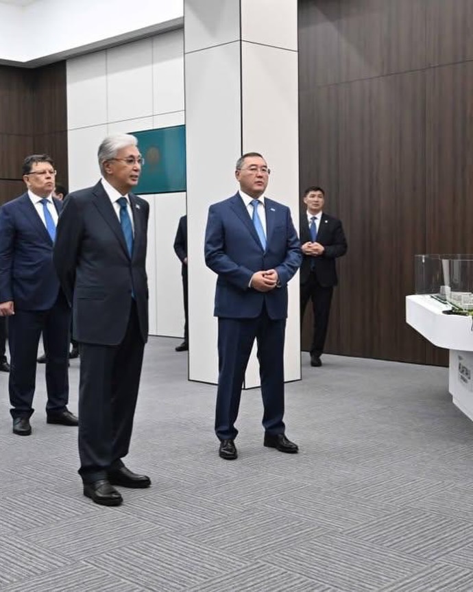 Мемлекет басшысы Алатау қаласының даму барысымен танысты